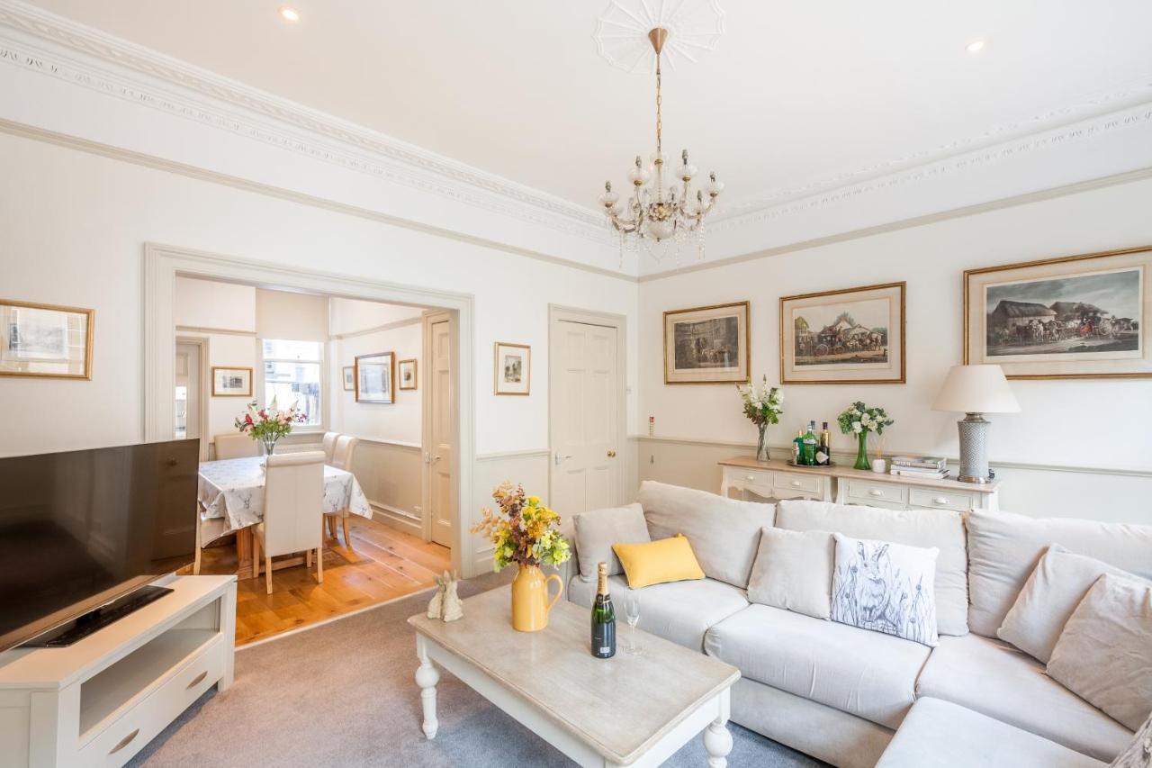 City Centre Stunning House-Roman Baths - 3Min Walk - 4 Bedrooms 外观 照片