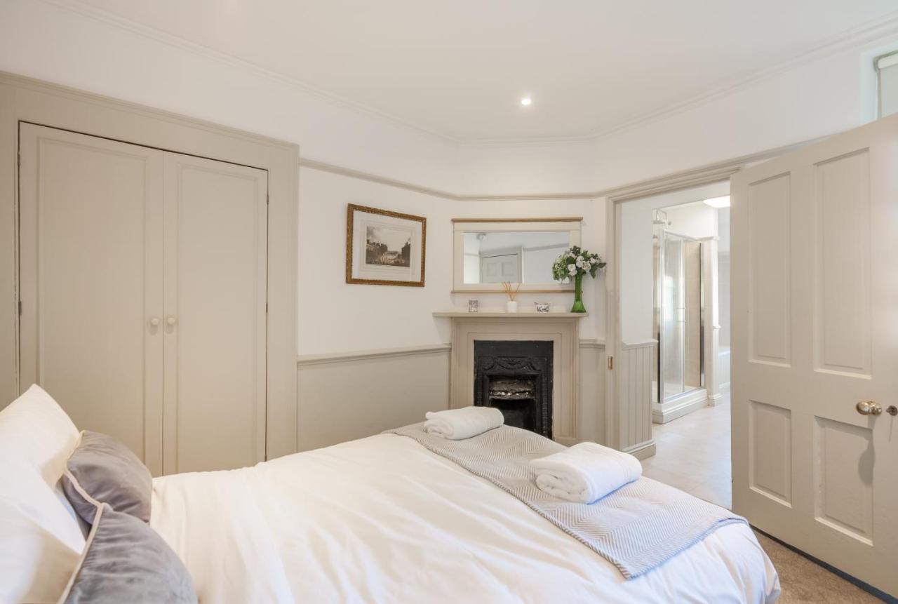 City Centre Stunning House-Roman Baths - 3Min Walk - 4 Bedrooms 外观 照片