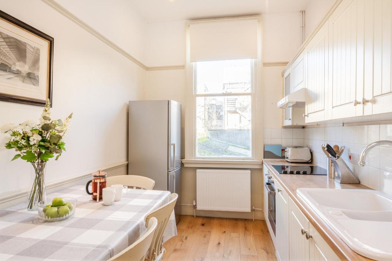 City Centre Stunning House-Roman Baths - 3Min Walk - 4 Bedrooms 外观 照片