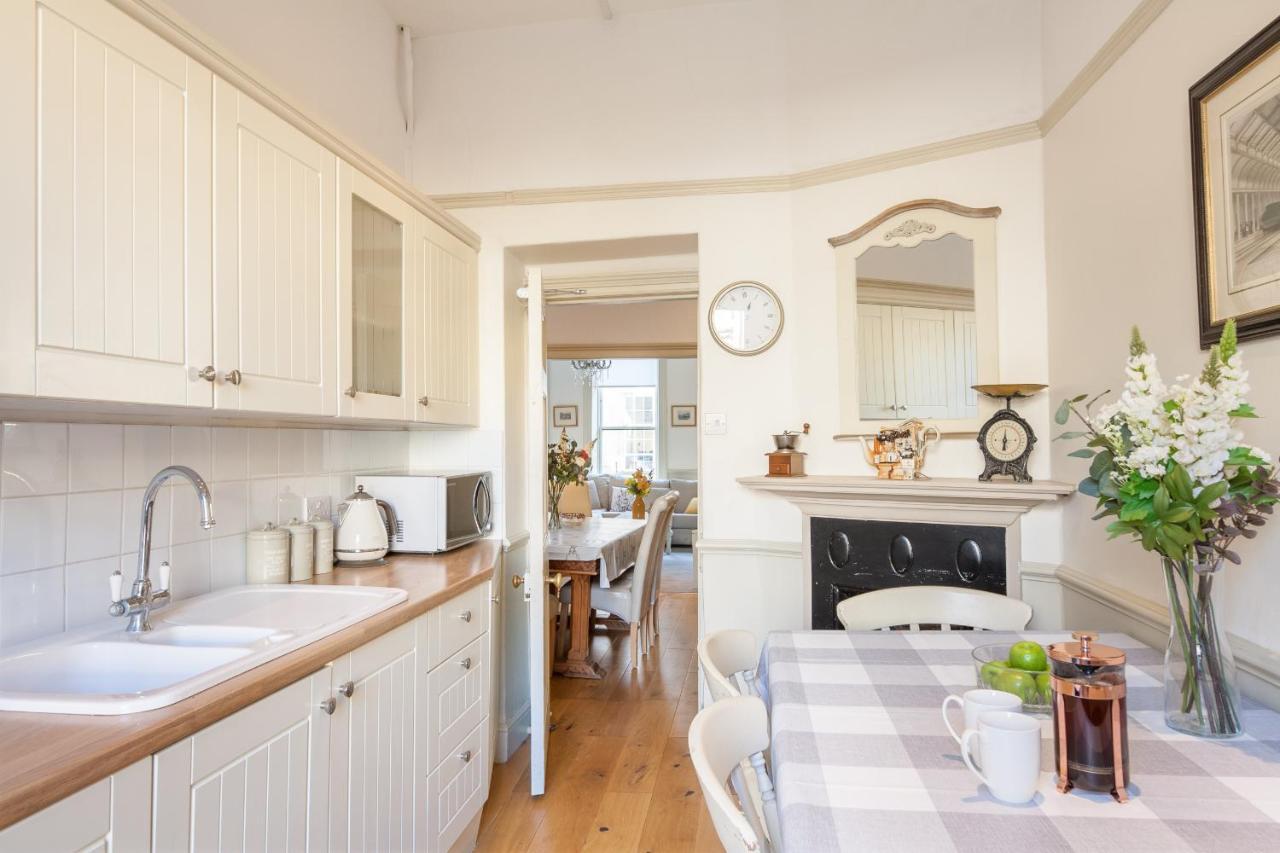 City Centre Stunning House-Roman Baths - 3Min Walk - 4 Bedrooms 外观 照片