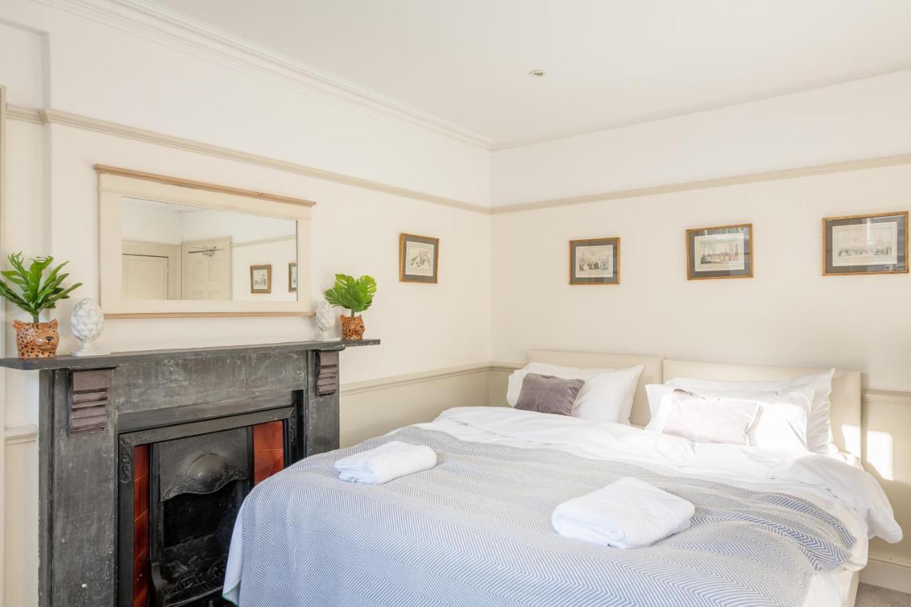 City Centre Stunning House-Roman Baths - 3Min Walk - 4 Bedrooms 外观 照片